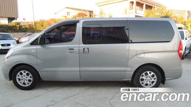 Hyundai Starex — interior