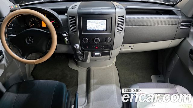 Mercedes-Benz Sprinter — interior