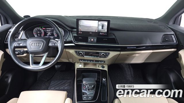 Audi Q5 — interior