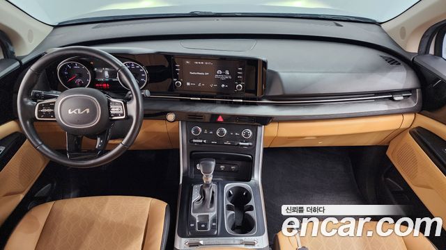 Kia Carnival — interior