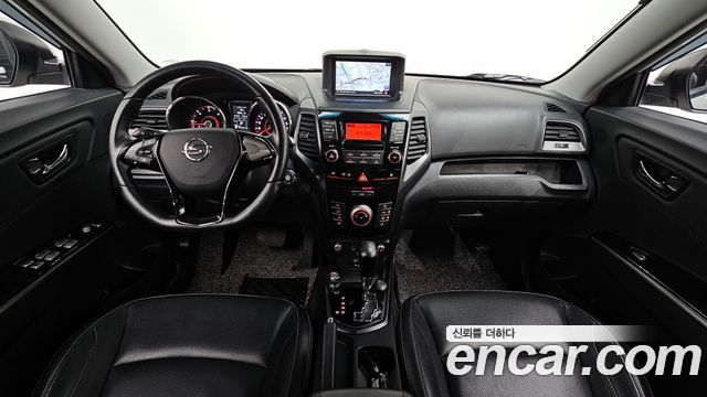 KG Mobility Tivoli — interior
