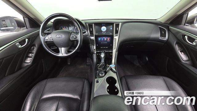 Infiniti Q50 — interior