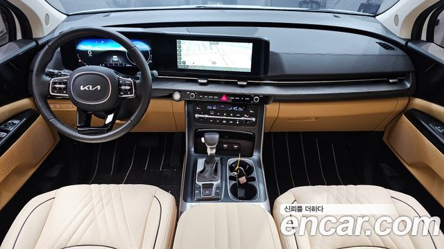 Kia Carnival — interior