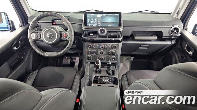  Grenadier — interior