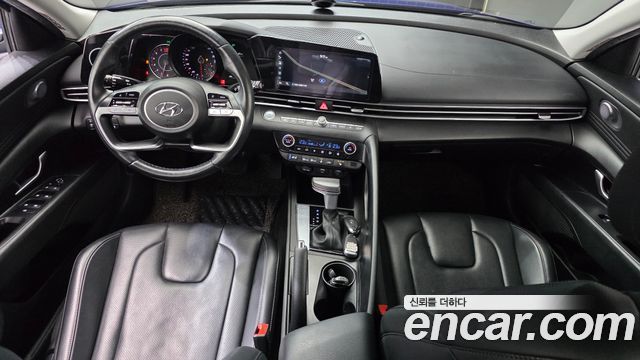 Hyundai Avante — interior