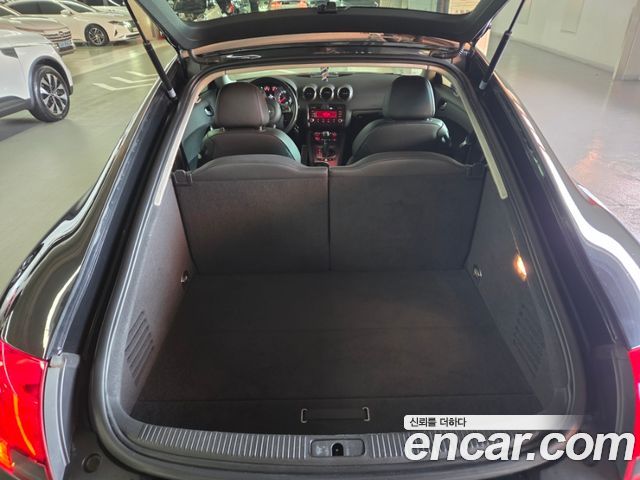 Audi TT — interior
