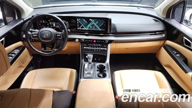 Kia Carnival — interior