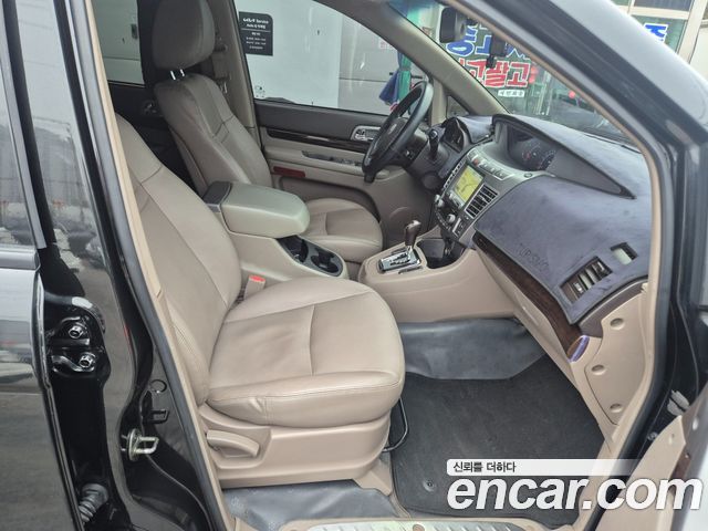 KG Mobility Korando — interior