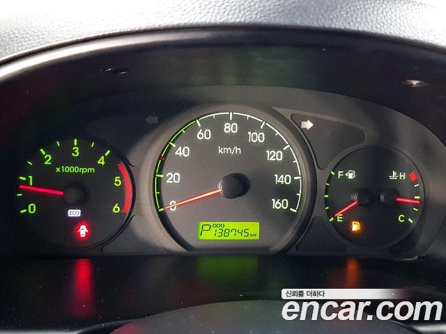 Hyundai Starex — interior