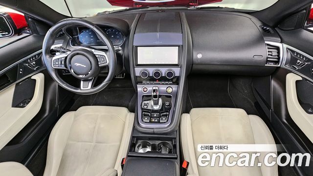Jaguar F-Type — interior