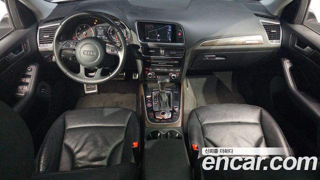 Audi Q5 — interior