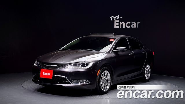 Chrysler 200