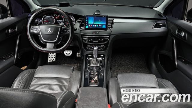 Peugeot 508 — interior