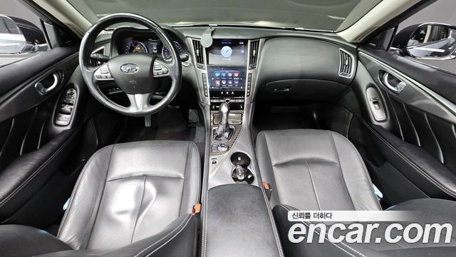 Infiniti Q50 — interior