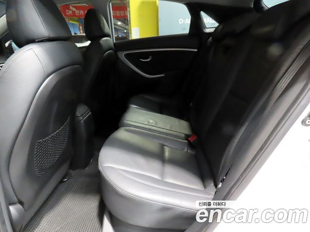 Hyundai i30 — interior