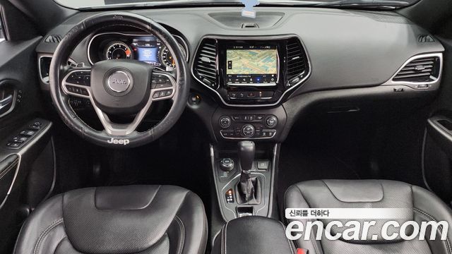 Jeep Cherokee — interior