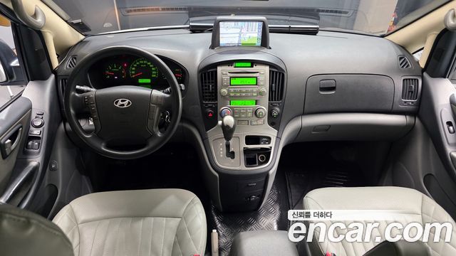 Hyundai Starex — interior