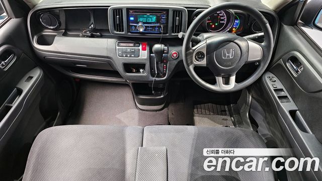 Honda N-ONE — interior
