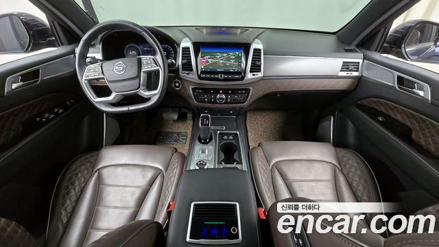 KG Mobility Rexton — interior
