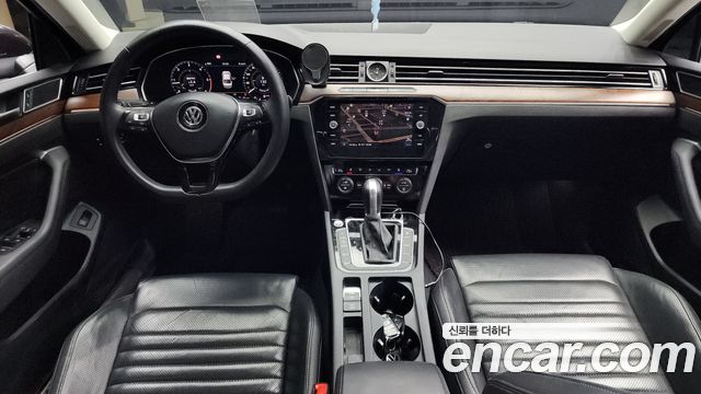 Volkswagen Passat — interior