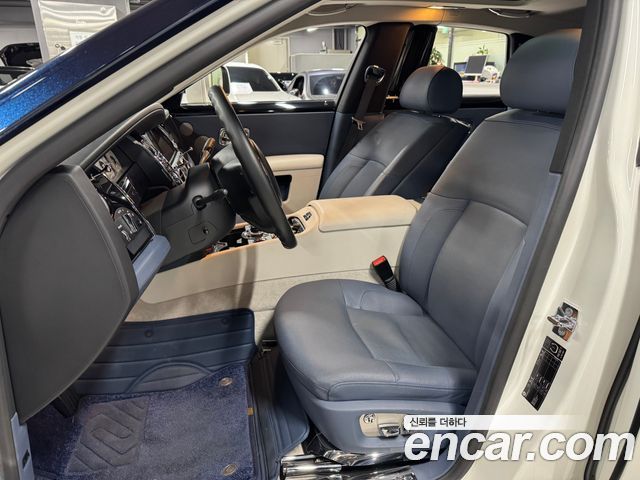 Rolls-Royce Ghost — interior