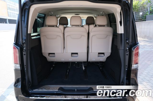 Mercedes-Benz V-Class — interior