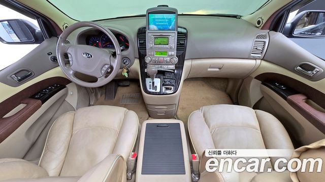 Kia Carnival — interior