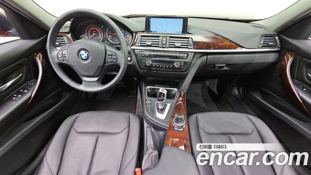 BMW 3 Series — interior