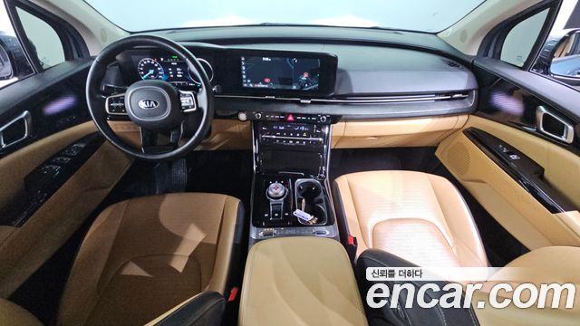Kia Carnival — interior