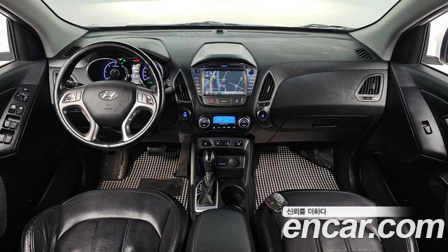 Hyundai Tucson — interior