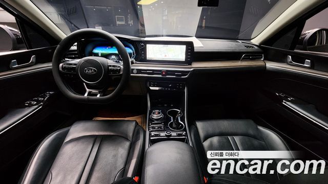 Kia K5 — interior