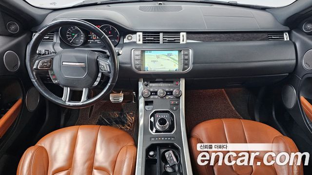 Land Rover Range Rover Evoque — interior