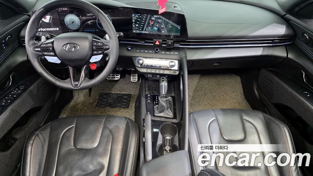 Hyundai Avante — interior