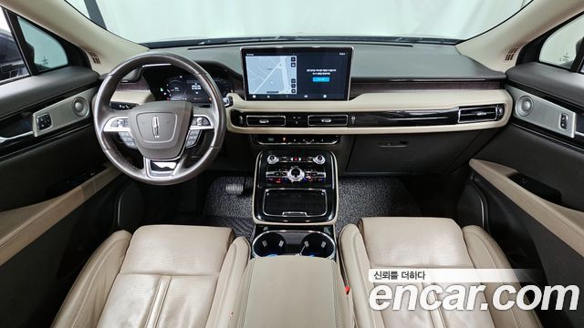 Lincoln Nautilus — interior