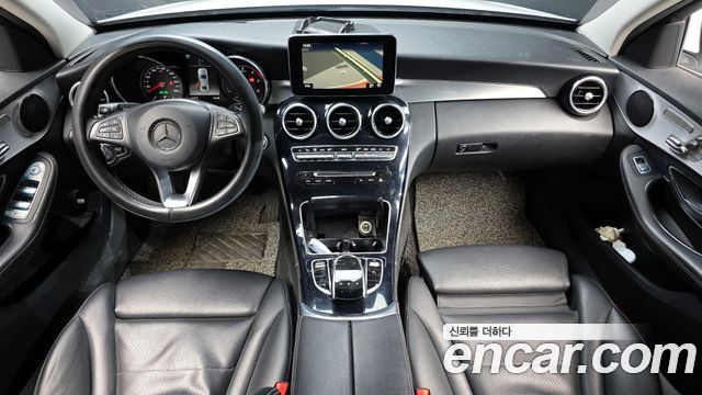 Mercedes-Benz C-Class — interior