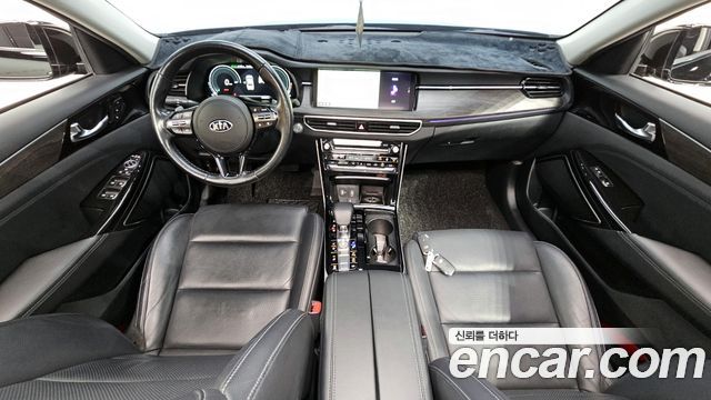 Kia K7 — interior