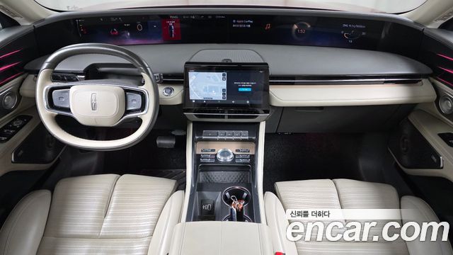 Lincoln Nautilus — interior