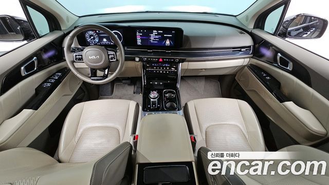 Kia Carnival — interior
