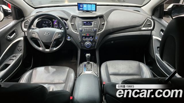 Hyundai Santa Fe — interior