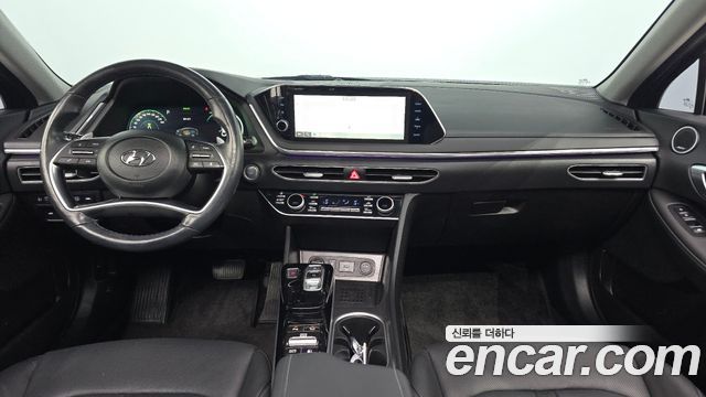Hyundai Sonata — interior