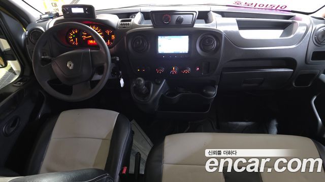 Renault Korea Master — interior