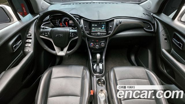 Chevrolet Korea Trax — interior