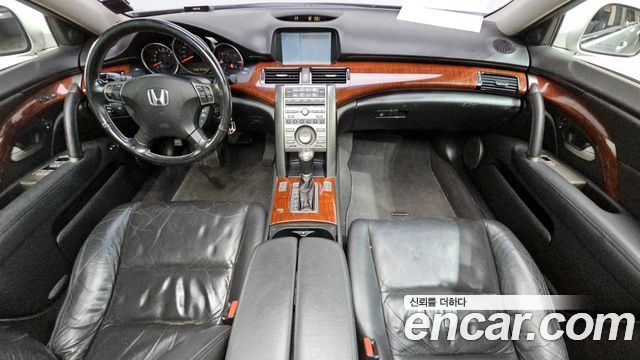 Honda Legend — interior