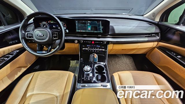 Kia Carnival — interior