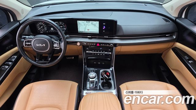 Kia Carnival — interior