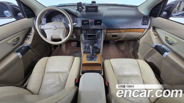 Volvo XC90 — interior