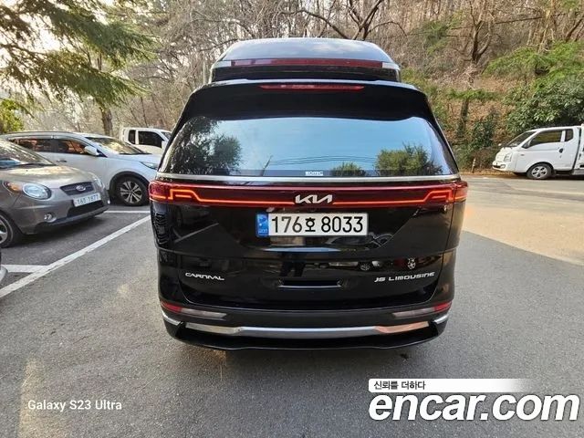 Kia Carnival — interior