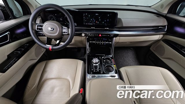 Kia Carnival — interior