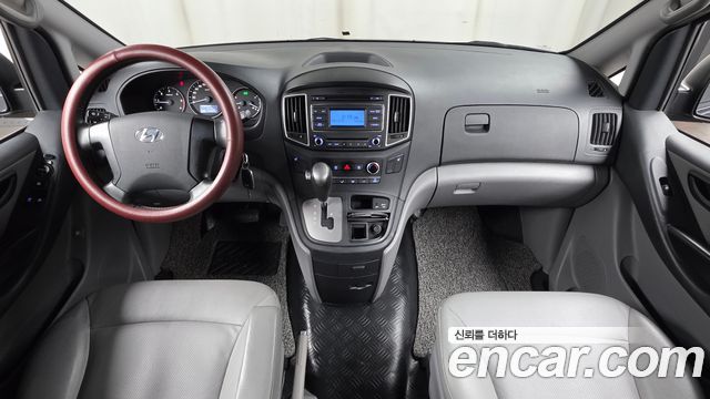 Hyundai Starex — interior