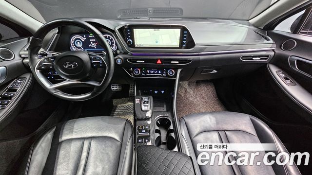 Hyundai Sonata — interior